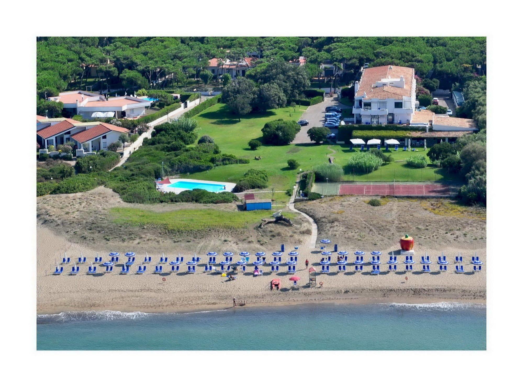 Hotel Della Baia Baia Domizia Exteriér fotografie